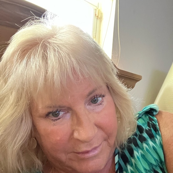 Meet your Posher, Joan - Picture 4 of 4